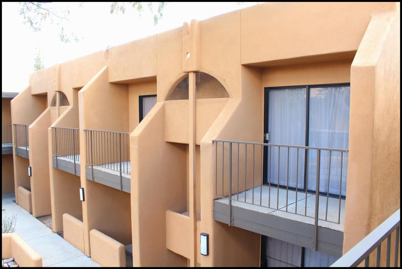Готель Ramada By Wyndham Tucson Airport Drexel Heights Екстер'єр фото