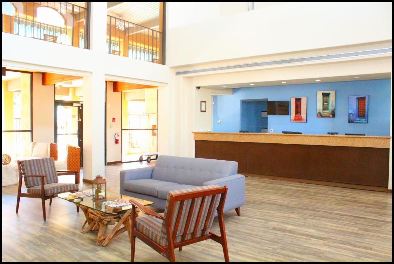 Готель Ramada By Wyndham Tucson Airport Drexel Heights Екстер'єр фото