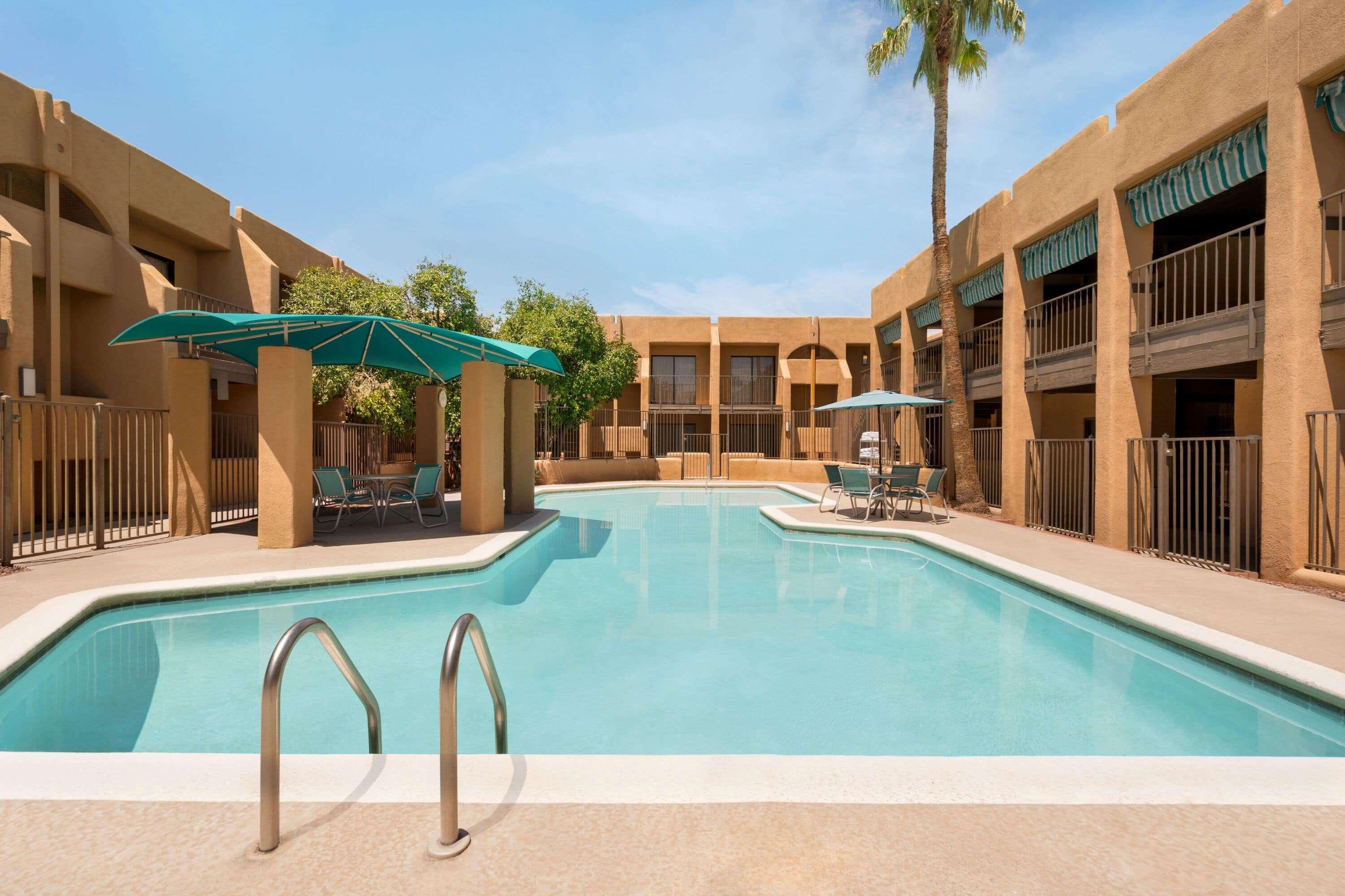 Готель Ramada By Wyndham Tucson Airport Drexel Heights Екстер'єр фото