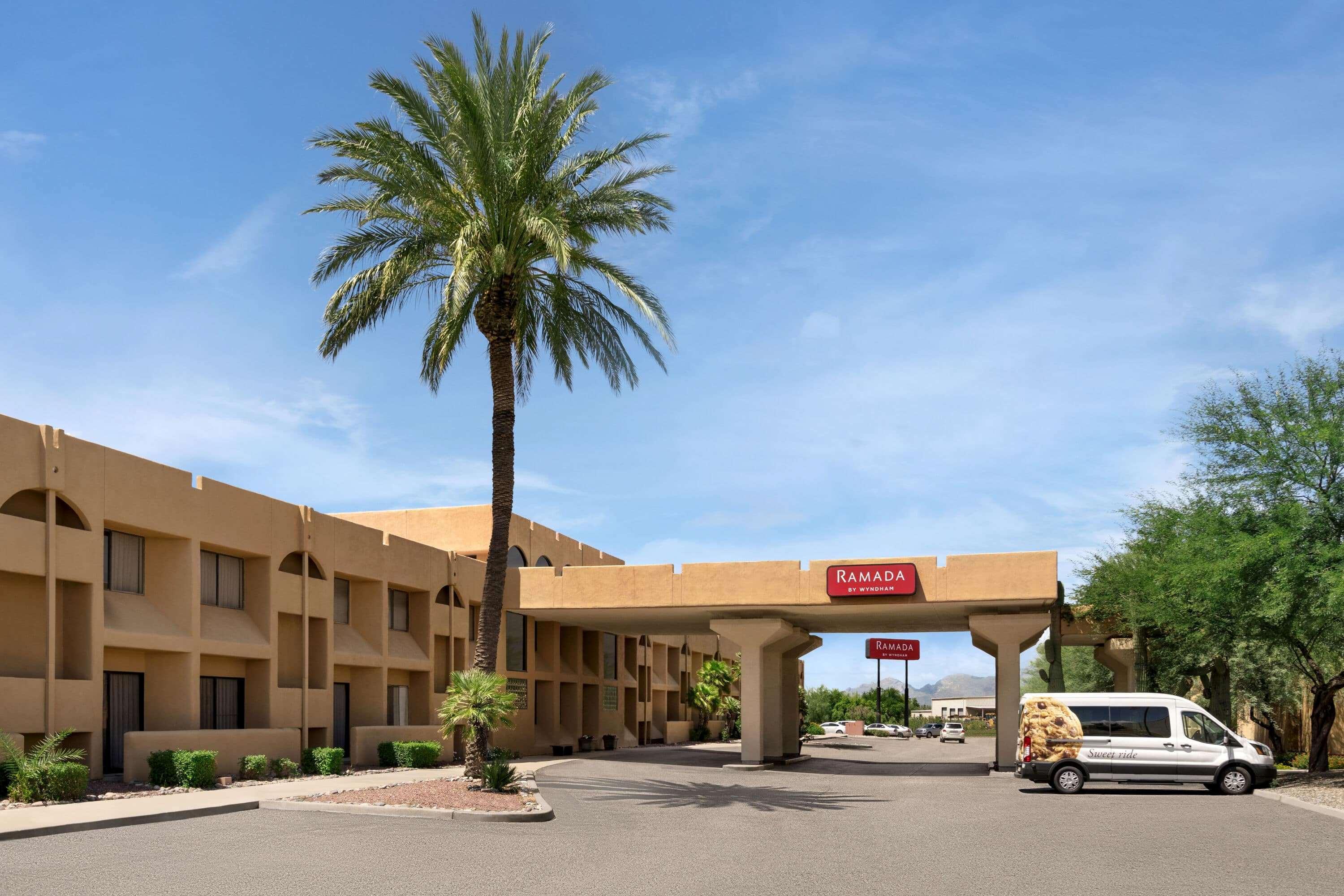 Готель Ramada By Wyndham Tucson Airport Drexel Heights Екстер'єр фото
