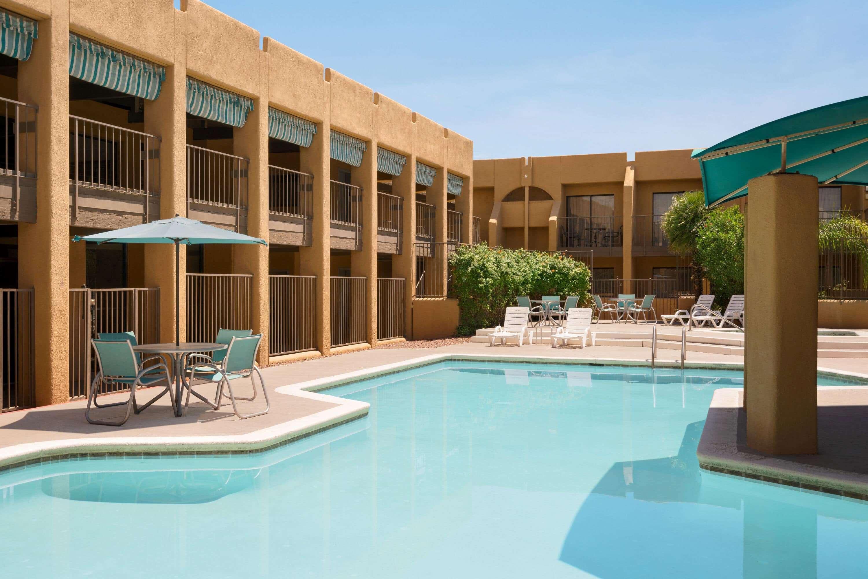 Готель Ramada By Wyndham Tucson Airport Drexel Heights Екстер'єр фото