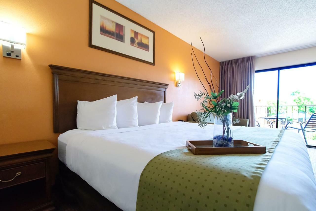 Готель Ramada By Wyndham Tucson Airport Drexel Heights Екстер'єр фото
