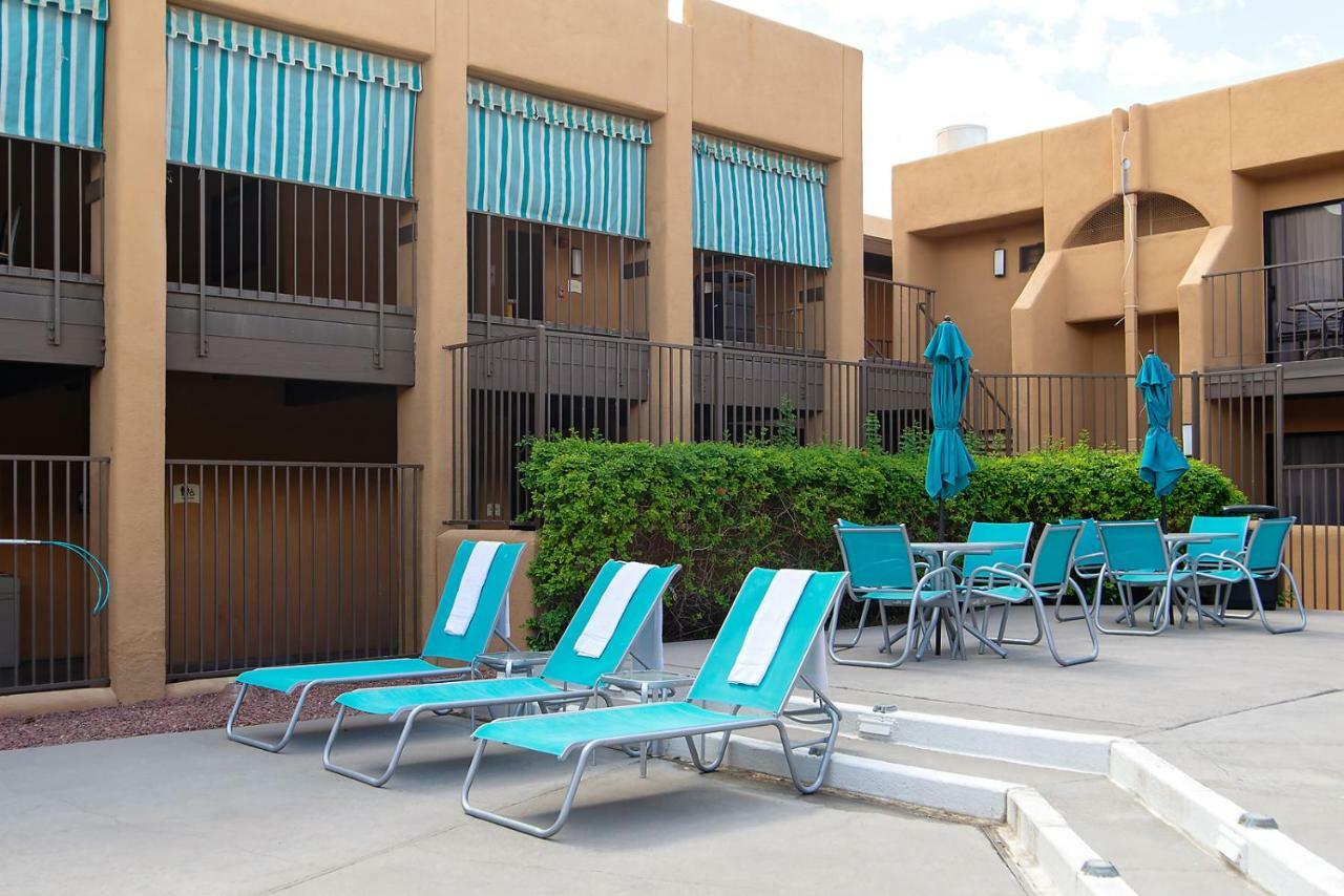 Готель Ramada By Wyndham Tucson Airport Drexel Heights Екстер'єр фото